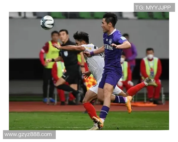 天津泰达与山东队激战正酣比分悬念引人关注 天津泰达与山东队激战正酣比分悬念引人关注