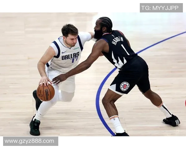 独行侠与勇士激战正酣谁能在这场直播中笑到最后