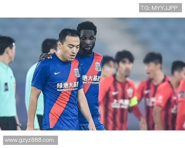 聚力恒大与申花激战正酣谁能在这场对决中笑到最后